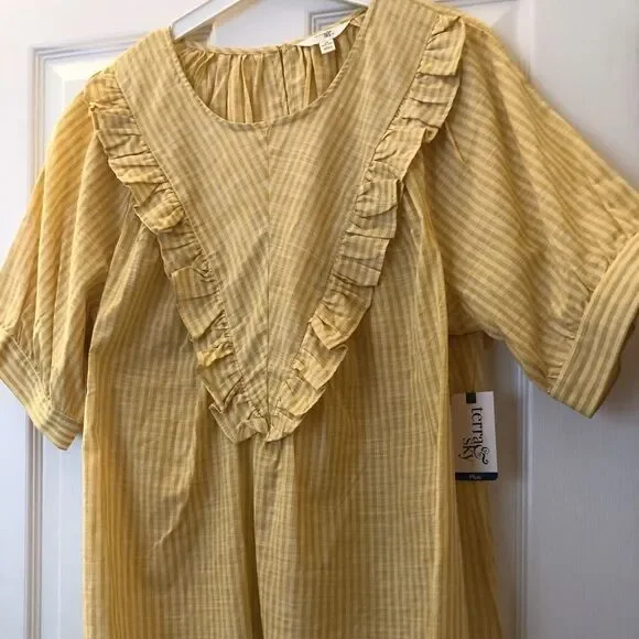 Short Sleeve Ruffle Woven Blouse - Picture 8 of 11